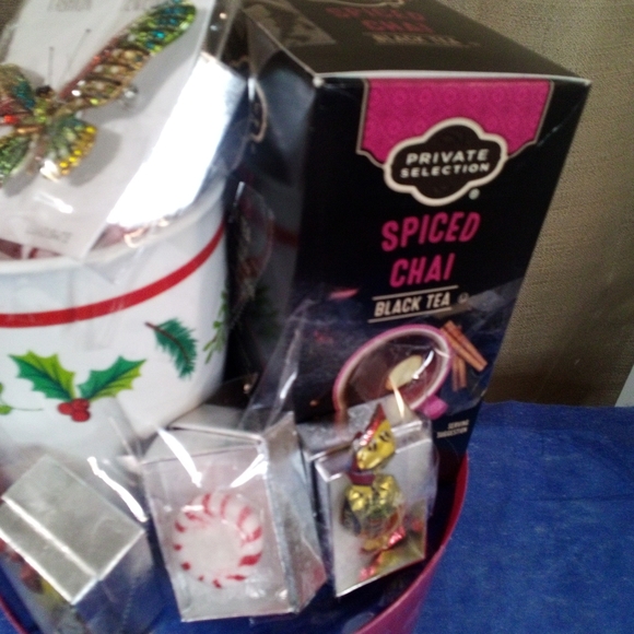 Multi Color Butterfly Brooch - Picture 4 of 7